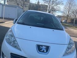 Weiß Gebraucht 2012 Peugeot 207 CC Access Cabrio | 2.300 € (Fairer Preis)