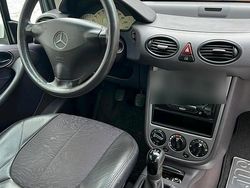 Silber Gebraucht 2002 Mercedes A190 Kleinwagen | 550 € (Guter Preis)