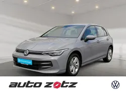 Grau Gebraucht 2024 VW Golf VIII Life Limousine | 25.980 € (Guter Preis)