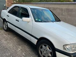 Weiß Gebraucht 1995 Mercedes C180 Limousine | 2.000 €