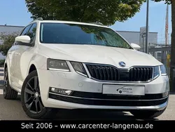 Weiß Gebraucht 2020 Skoda Octavia Style Kombi | 20.999 € (Guter Preis)