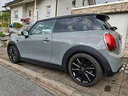 Grau Gebraucht 2020 Mini Cooper Kleinwagen | 18.100 € (Fairer Preis)