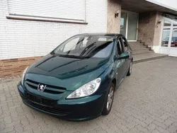 Grün Gebraucht 2002 Peugeot 307 Limousine | 990 € (Fairer Preis)