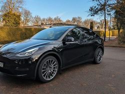 Schwarz Gebraucht 2022 Tesla Model Y SUV | 35.499 € (Fairer Preis)