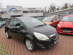 Schwarz Gebraucht 2011 Opel Meriva Design Edition Van / Kleinbus | 6.490 € (Etwas zu teuer)