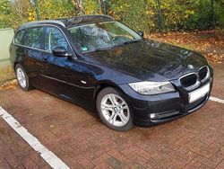 Schwarz Gebraucht 2011 BMW 318 Kombi | 6.900 € (Fairer Preis)
