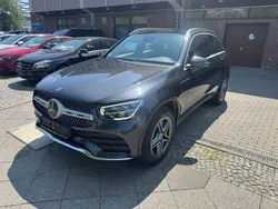 Olivgruen matt Gebraucht 2021 Mercedes GLC300e AMG SUV | 34.444 € (Etwas zu teuer)