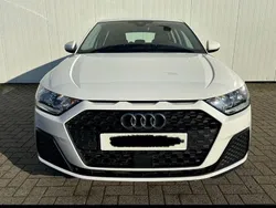 Weiß Gebraucht 2021 Audi A1 Sportback Design Kleinwagen | 18.700 € (Etwas zu teuer)