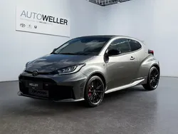 Silber Neu 2025 Toyota Yaris Plus Kleinwagen | 47.990 € (Fairer Preis)
