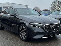 Grau Gebraucht 2024 Mercedes E300 Avantgarde Limousine | 52.990 € (Teuer)