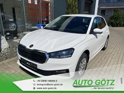Candyweiss Neu 2025 Skoda Fabia Essence Limousine | 17.390 € (Guter Preis)