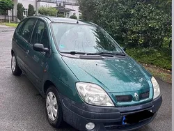 Grün Gebraucht 2001 Renault Mégane Limousine | 900 €