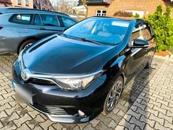 Schwarz Gebraucht 2015 Toyota Auris Limousine | 7.700 € (Fairer Preis)