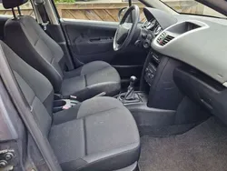 Grau Gebraucht 2011 Peugeot 207 Tendance Limousine | 2.300 € (Fairer Preis)