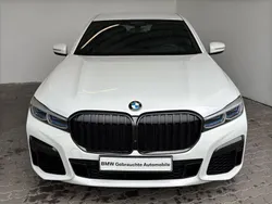 Alpinweiss uni Gebraucht 2022 BMW 730 M Sport Limousine | 54.444 € (Fairer Preis)