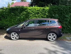 Braun Gebraucht 2012 Opel Zafira Tourer Innovation Van / Kleinbus | 10.500 € (Teuer)