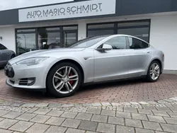 Silber Gebraucht 2015 Tesla Model S Performance Limousine | 29.950 € (Superpreis)