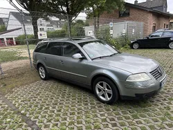 Grau Gebraucht 2004 VW Passat Highline Kombi | 2.100 € (Guter Preis)