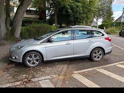 Grau Gebraucht 2014 Ford Focus Kombi | 4.100 € (Guter Preis)