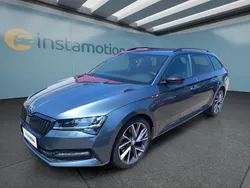 Grau Gebraucht 2021 Skoda Superb Kombi | 33.449 €