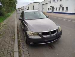 Gebraucht 2006 BMW 320 Limousine | 1.599 € (Etwas zu teuer)
