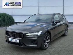 Pine grey / metallic Gebraucht 2020 Volvo V60 R-Design Kombi | 27.690 € (Fairer Preis)