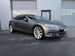Silber Gebraucht 2015 Tesla Model S Kleinwagen | 24.900 € (Fairer Preis)