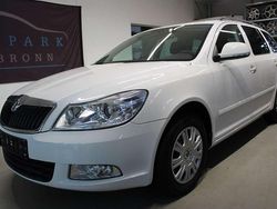Candyweiss Gebraucht 2013 Skoda Octavia Ambition Kombi | 4.799 € (Guter Preis)