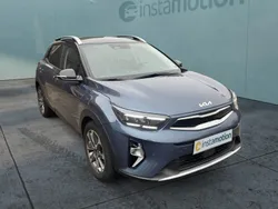 Blau Gebraucht 2023 Kia Stonic Spirit SUV | 22.460 € (Fairer Preis)