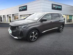 Grau Gebraucht 2023 Peugeot 5008 Allure Van / Kleinbus | 27.990 € (Fairer Preis)