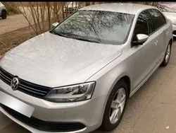 Silber Gebraucht 2011 VW Jetta Comfortline Limousine | 8.500 € (Etwas zu teuer)