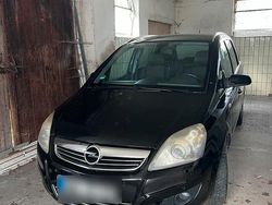Schwarz Gebraucht 2007 Opel Zafira Van / Kleinbus | 900 € (Guter Preis)