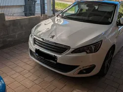 Weiß Gebraucht 2016 Peugeot 308 Allure Kombi | 7.900 € (Guter Preis)