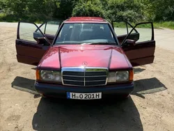Rot Gebraucht 1992 Mercedes 190 Avantgarde Limousine | 6.850 €