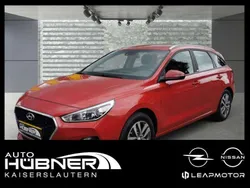 Fiery red / mic Gebraucht 2020 Hyundai i30 Trend Kombi | 15.990 € (Fairer Preis)