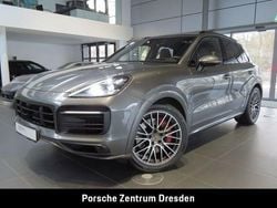 Quarzitgraumetallic Gebraucht 2021 Porsche Cayenne GTS SUV | 80.050 € (Etwas zu teuer)
