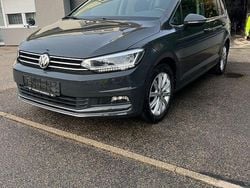 Grau Gebraucht 2018 VW Touran Highline Van / Kleinbus | 18.000 € (Guter Preis)