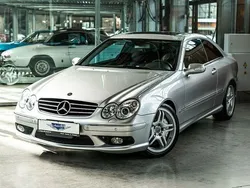 Silber Gebraucht 2005 Mercedes CLK55 AMG AMG Coupé | 24.890 € (Fairer Preis)