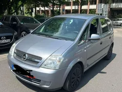 Silber Gebraucht 2004 Opel Meriva Van / Kleinbus | 2.500 € (Fairer Preis)