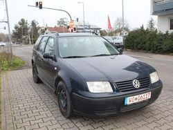Blau Gebraucht 2002 VW Bora Trendline Kombi | 1.500 € (Guter Preis)