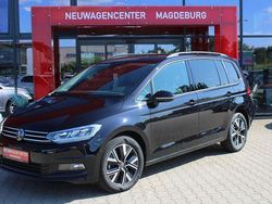 Deep black perleffekt Gebraucht 2024 VW Touran Comfortline Van / Kleinbus | 35.680 € (Etwas zu teuer)