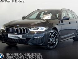 Grau Gebraucht 2022 BMW 540 Shadowline Kombi | 42.850 € (Guter Preis)