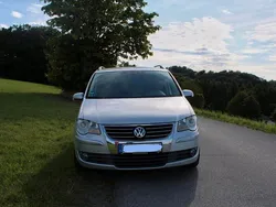 Grau Gebraucht 2007 VW Touran Van / Kleinbus | 4.200 € (Teuer)