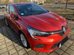 Rot Gebraucht 2022 Renault Clio V Zen Kleinwagen | 14.995 € (Superpreis)