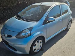 Silber Gebraucht 2007 Toyota Aygo Cool Kleinwagen | 3.000 € (Etwas zu teuer)
