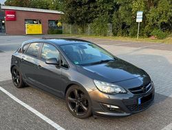 Grau Gebraucht 2013 Opel Astra Sport Limousine | 6.499 € (Fairer Preis)