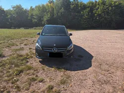 Schwarz Gebraucht 2016 Mercedes B250 Urban Van / Kleinbus | 18.700 € (Fairer Preis)