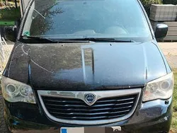 Schwarz Gebraucht 2014 Lancia Voyager S Van / Kleinbus | 3.499 €