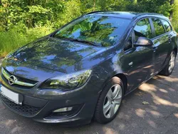 Grau Gebraucht 2014 Opel Astra Energy Kombi | 6.450 € (Guter Preis)