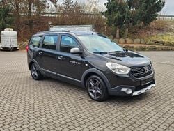 Schwarz Gebraucht 2017 Dacia Lodgy Celebration Van / Kleinbus | 9.690 € (Fairer Preis)